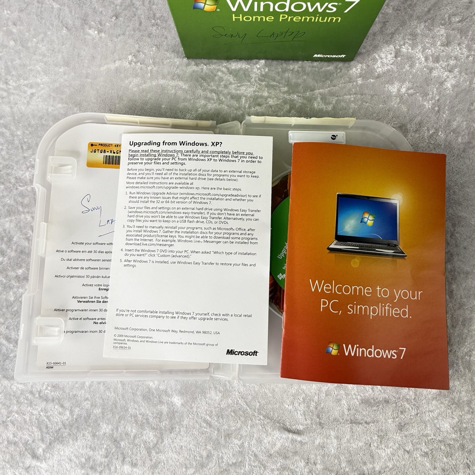 Microsoft Windows 7 Home Premium – 32 & 64 Bit Discs